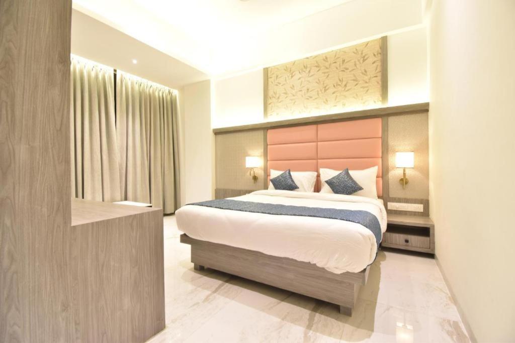 Glitz Hotels La Dahlia - Premium Thane Buitenkant foto