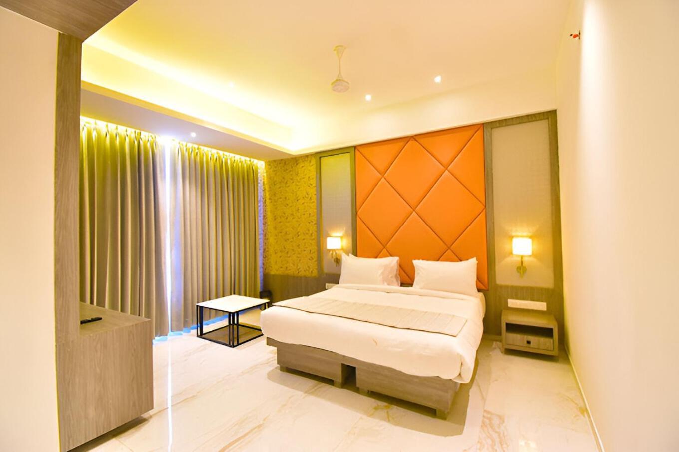 Glitz Hotels La Dahlia - Premium Thane Buitenkant foto
