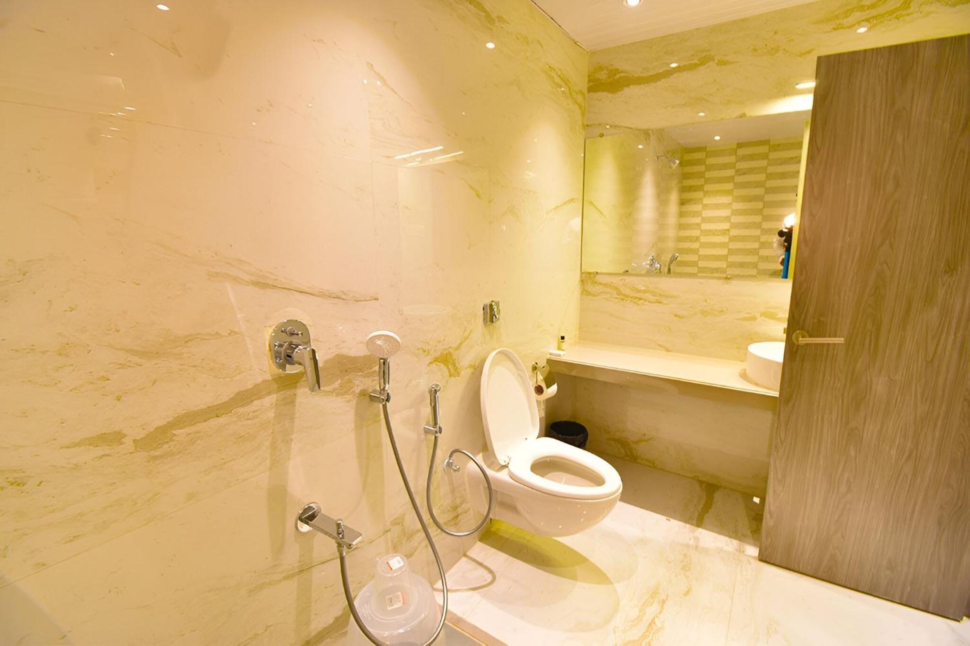 Glitz Hotels La Dahlia - Premium Thane Buitenkant foto